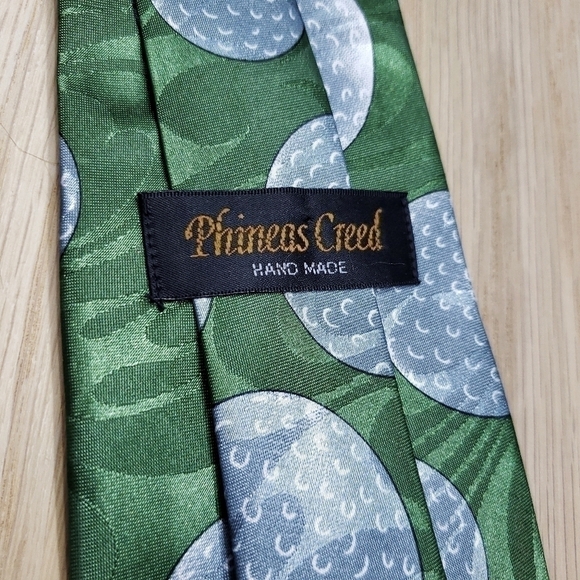Phineas Creed Handmade Golf Tie Mens  in Silk Green White Gray Ball - Picture 4 of 4
